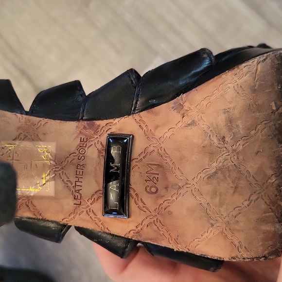 L.A.M.B l black Leather heels l designer l Size 6.5 l 4 inch heels l Gwen - Picture 3 of 9